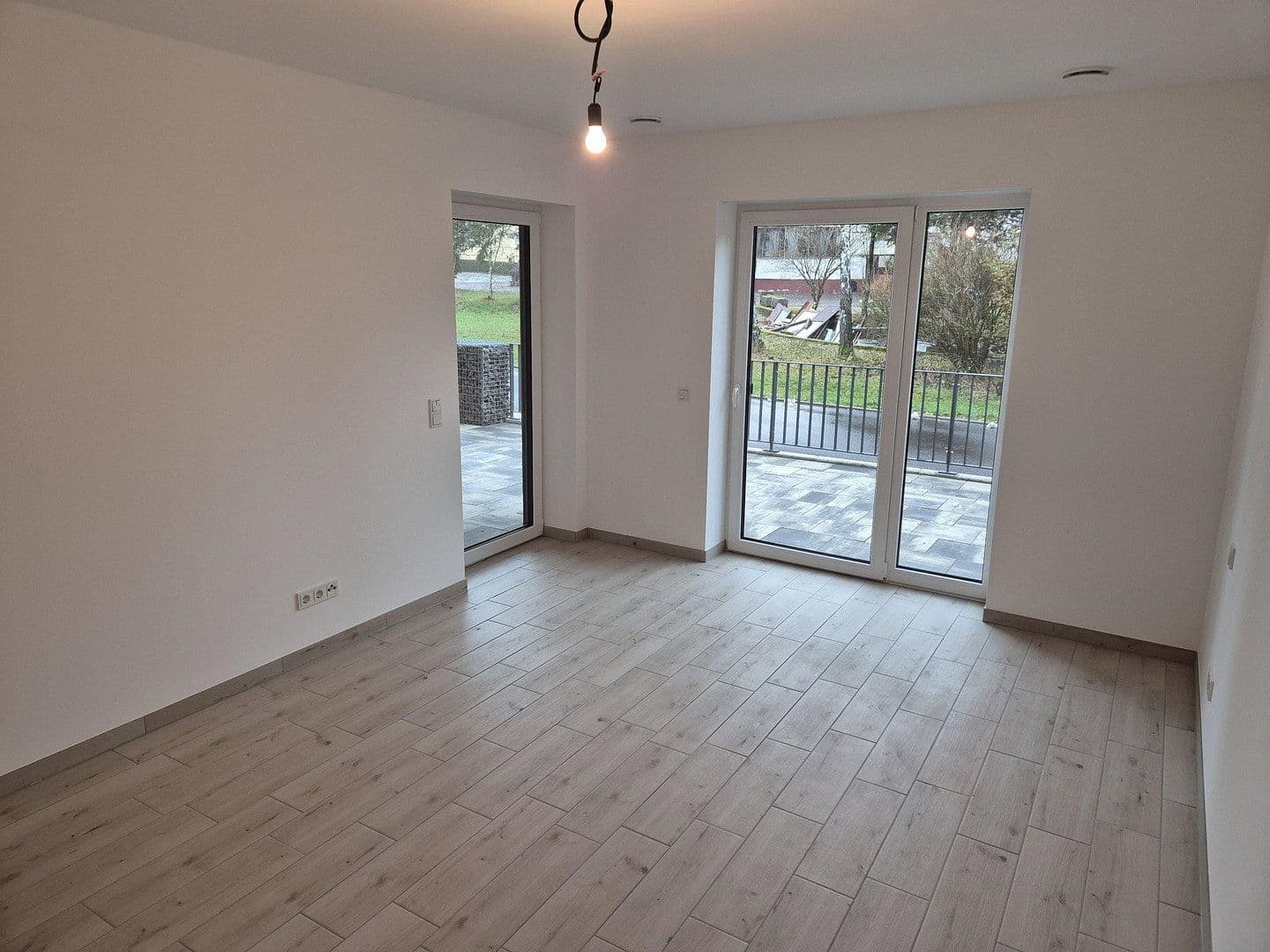 Prenájom bytu 3-izbový 120 m², Schloßstr. 2G, Wadern, Sársko Prenájom bytu 3-izbový 120 m², Schloßstr. 2G, Wadern, Sársko
