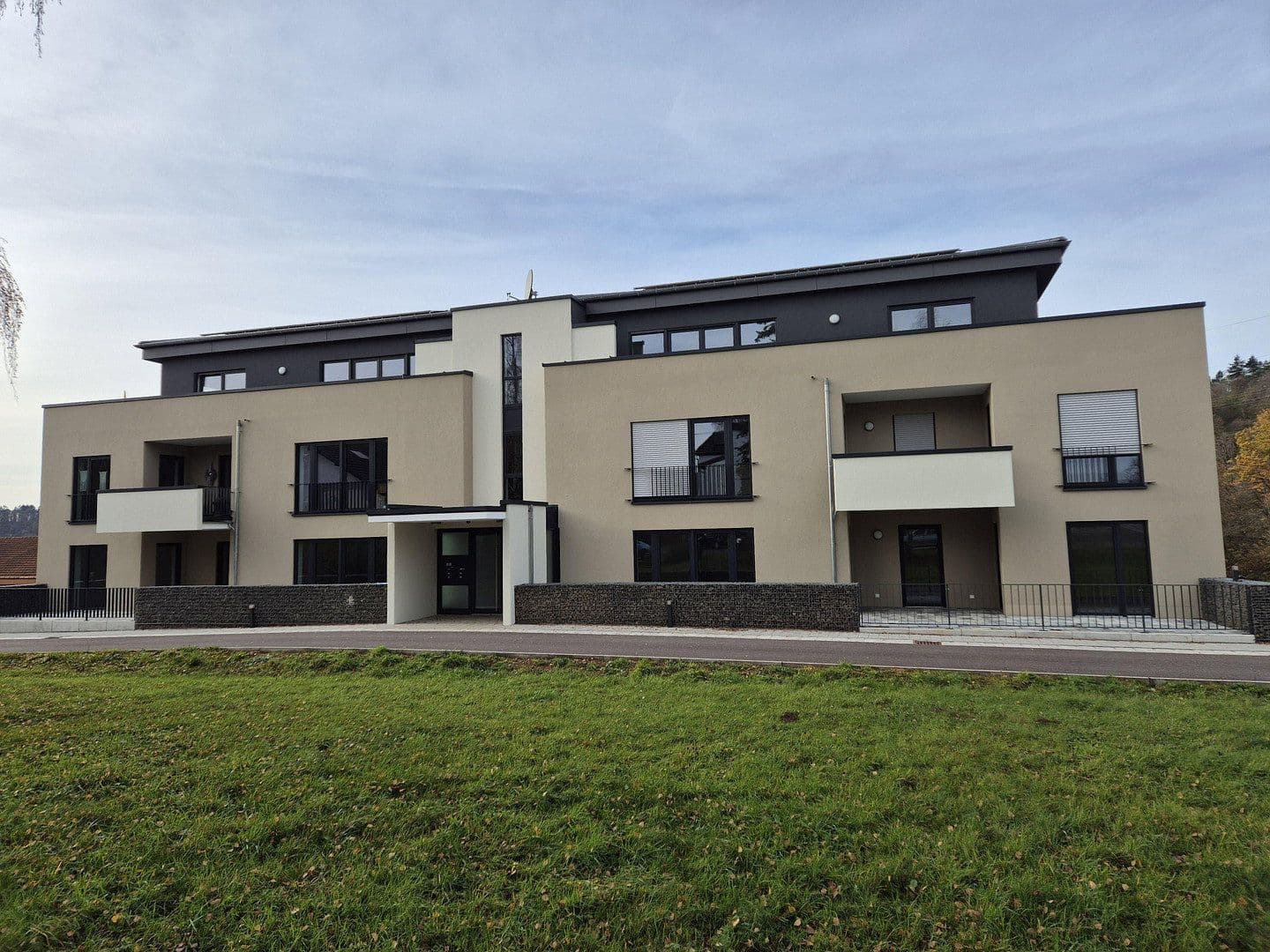 Prenájom bytu 3-izbový 120 m², Schloßstr. 2G, Wadern, Sársko Prenájom bytu 3-izbový 120 m², Schloßstr. 2G, Wadern, Sársko
