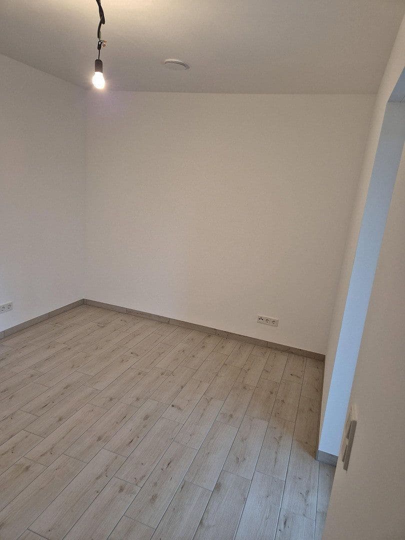 Prenájom bytu 3-izbový 120 m², Schloßstr. 2G, Wadern, Sársko Prenájom bytu 3-izbový 120 m², Schloßstr. 2G, Wadern, Sársko