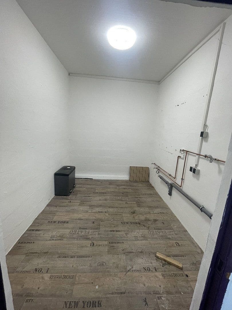 Prenájom nebytového priestoru 30 m², Schwäbisch Gmünd, Bádensko-Wurttembersko Prenájom nebytového priestoru 30 m², Schwäbisch Gmünd, Bádensko-Wurttembersko