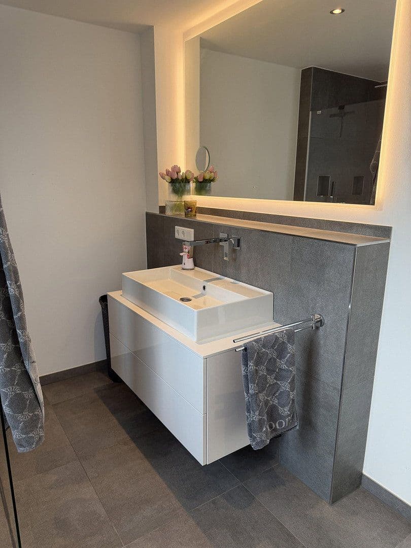 Predaj bytu 3-izbový 98 m², Duisburg, Severné Porýnie - Westfálsko Predaj bytu 3-izbový 98 m², Duisburg, Severné Porýnie - Westfálsko