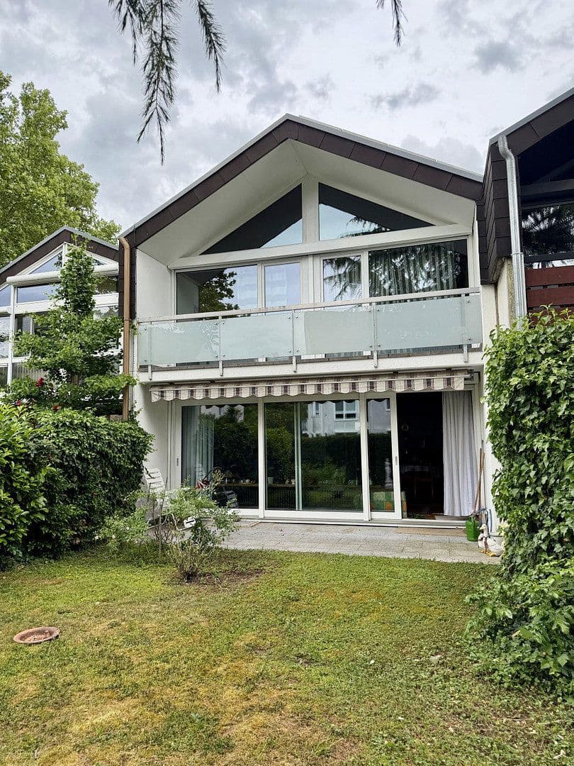 Predaj domu 119 m², pozemok 221 m², Reutlinger Straße 15, Tamm, Bádensko-Wurttembersko Predaj domu 119 m², pozemok 221 m², Reutlinger Straße 15, Tamm, Bádensko-Wurttembersko