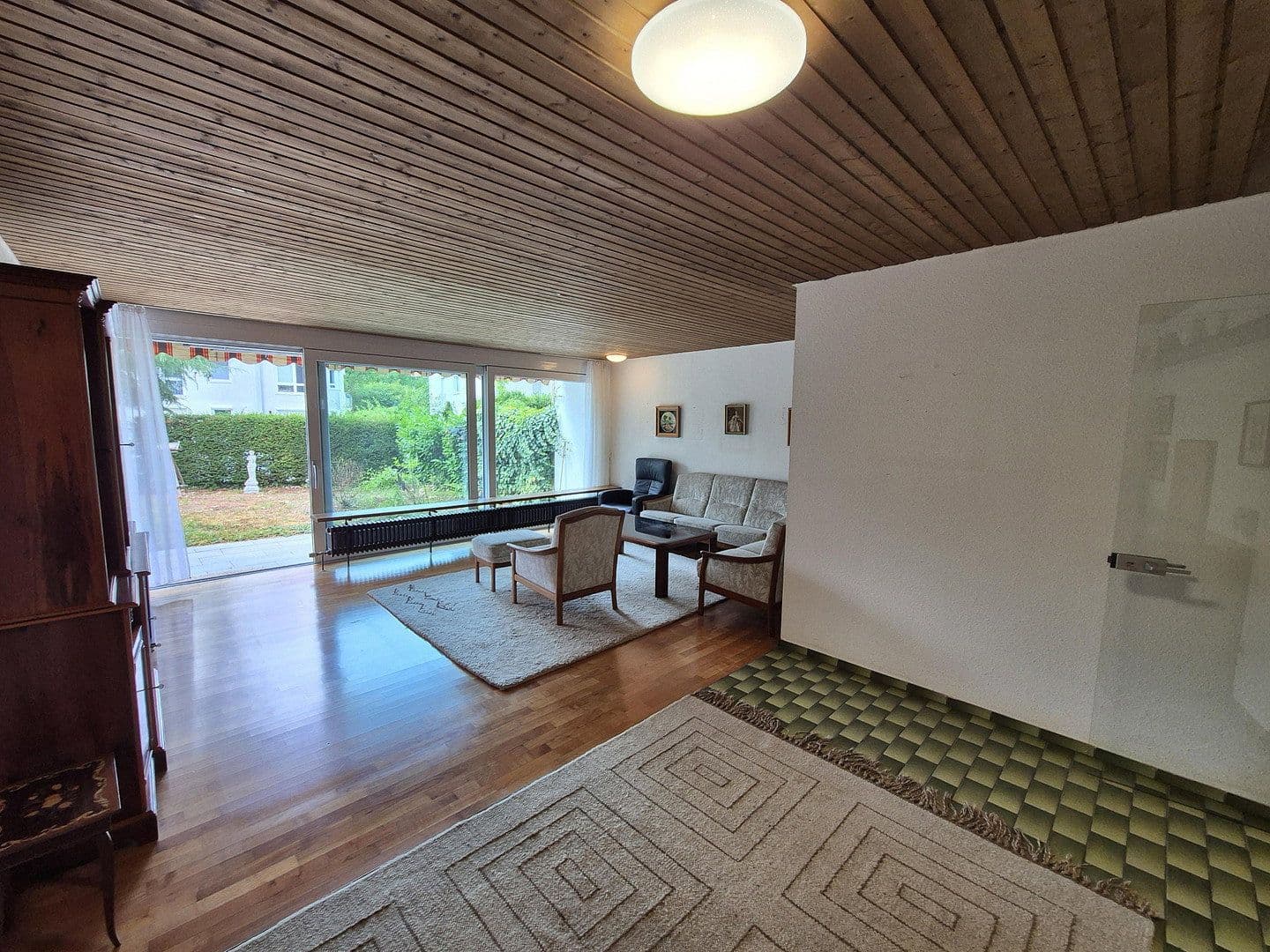 Predaj domu 119 m², pozemok 221 m², Reutlinger Straße 15, Tamm, Bádensko-Wurttembersko Predaj domu 119 m², pozemok 221 m², Reutlinger Straße 15, Tamm, Bádensko-Wurttembersko