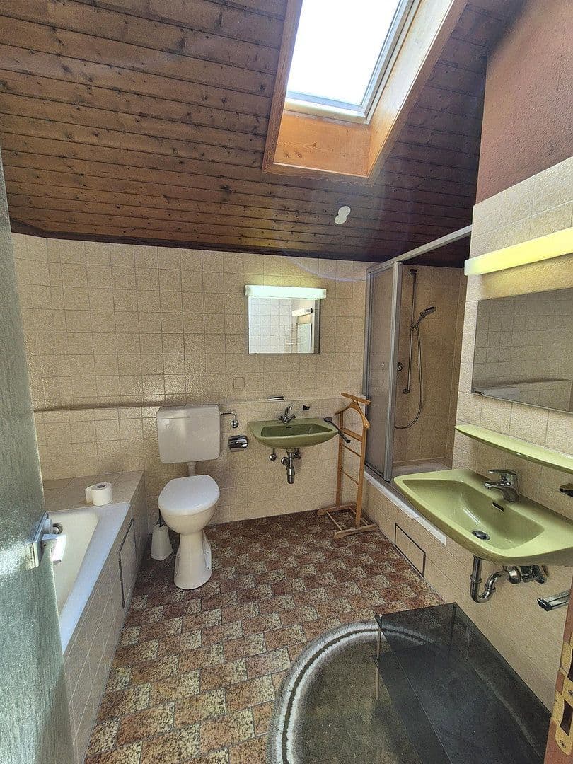 Predaj domu 119 m², pozemok 221 m², Reutlinger Straße 15, Tamm, Bádensko-Wurttembersko Predaj domu 119 m², pozemok 221 m², Reutlinger Straße 15, Tamm, Bádensko-Wurttembersko