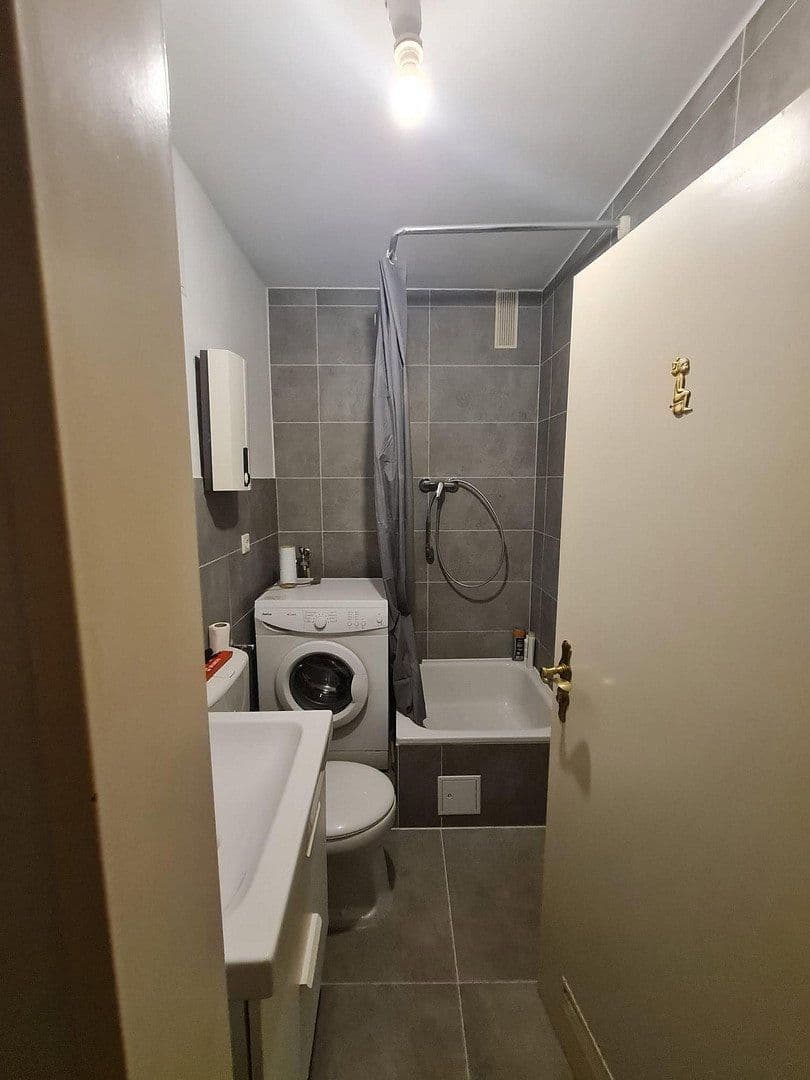 Predaj bytu 2-izbový 38 m², Köln, Severné Porýnie - Westfálsko Predaj bytu 2-izbový 38 m², Köln, Severné Porýnie - Westfálsko