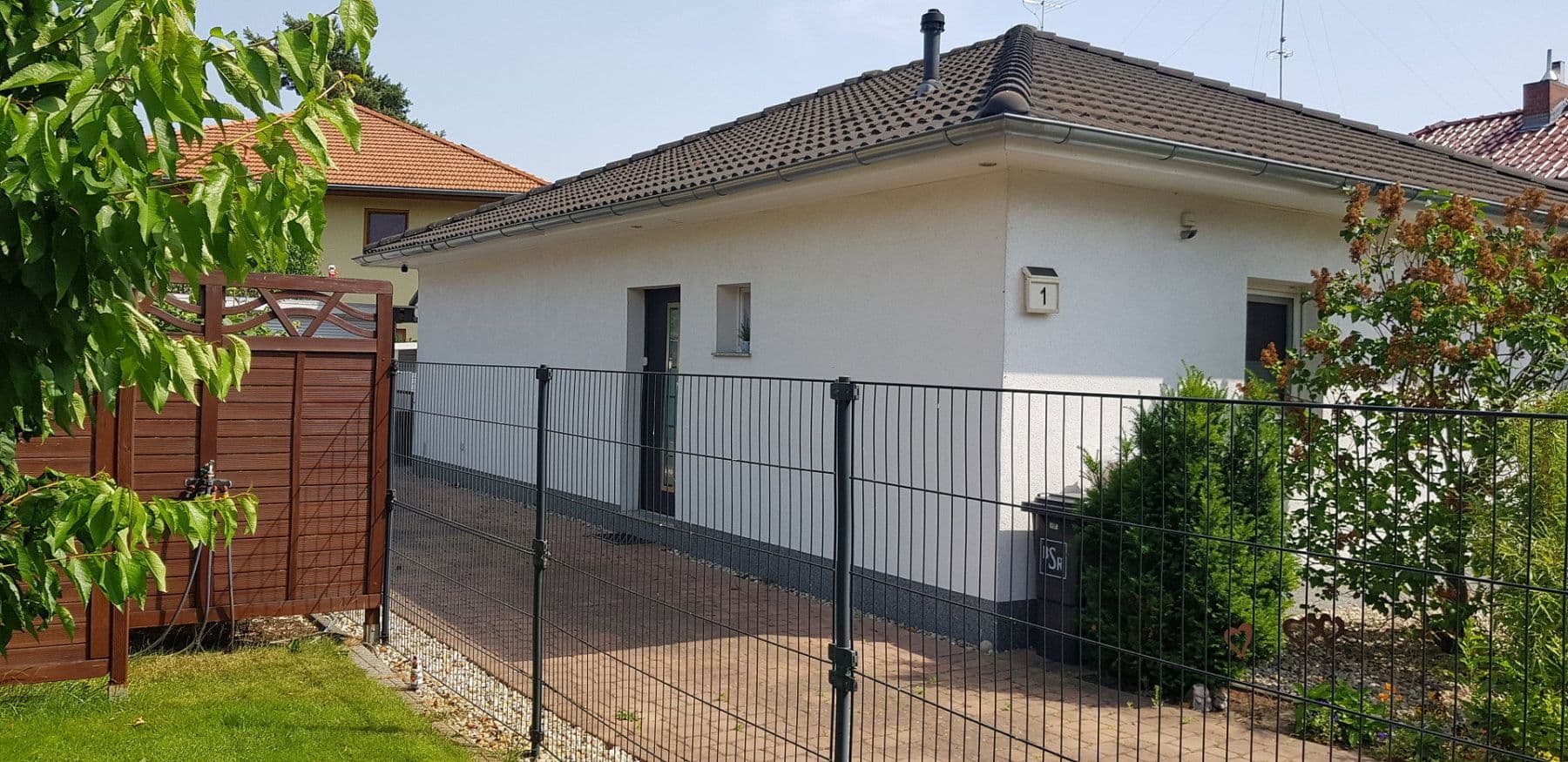 Predaj domu 75 m², pozemok 454 m², Berlin-Altglienicke, Berlín Predaj domu 75 m², pozemok 454 m², Berlin-Altglienicke, Berlín
