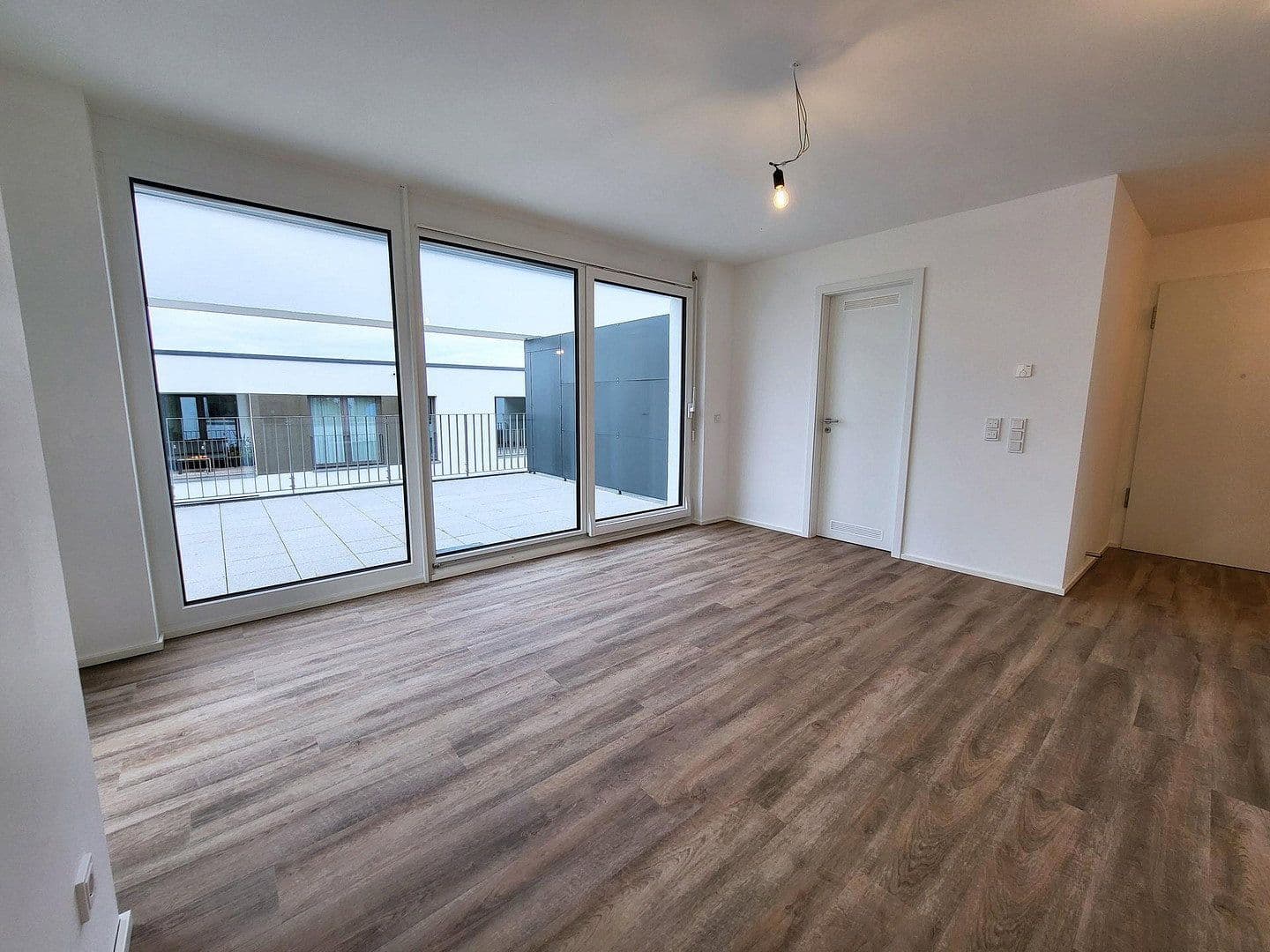 Prenájom bytu 3-izbový 102 m², In den Akademiegärten 3, Neuhausen auf den Fildern, Bádensko-Wurttembersko Prenájom bytu 3-izbový 102 m², In den Akademiegärten 3, Neuhausen auf den Fildern, Bádensko-Wurttembersko