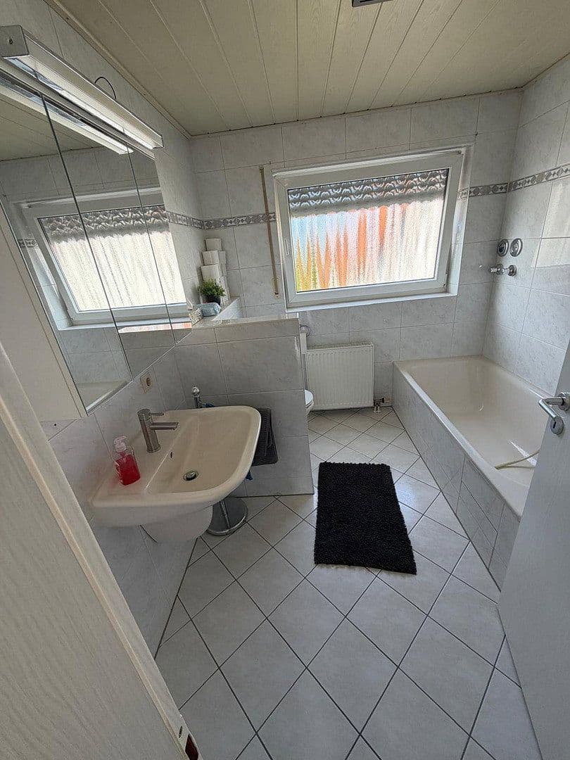 Prenájom bytu 4-izbový 105 m², Brühl, Bádensko-Wurttembersko Prenájom bytu 4-izbový 105 m², Brühl, Bádensko-Wurttembersko