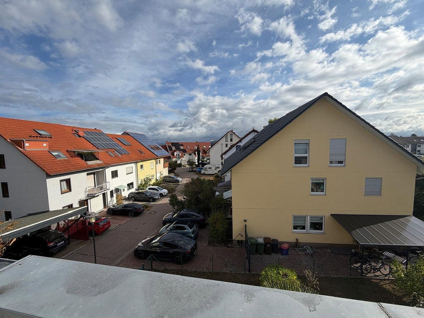 Prenájom bytu 4-izbový 105 m², Brühl, Bádensko-Wurttembersko Prenájom bytu 4-izbový 105 m², Brühl, Bádensko-Wurttembersko