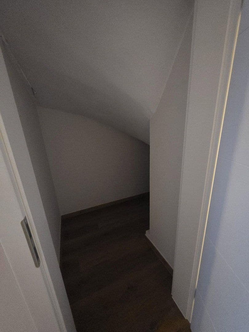 Prenájom bytu 4-izbový 122 m², Hamburg, Hamburg Prenájom bytu 4-izbový 122 m², Hamburg, Hamburg