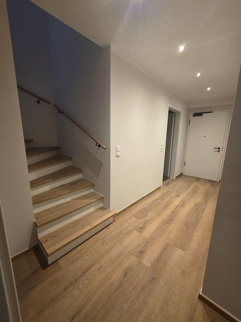 Prenájom bytu 4-izbový 122 m², Hamburg, Hamburg Prenájom bytu 4-izbový 122 m², Hamburg, Hamburg