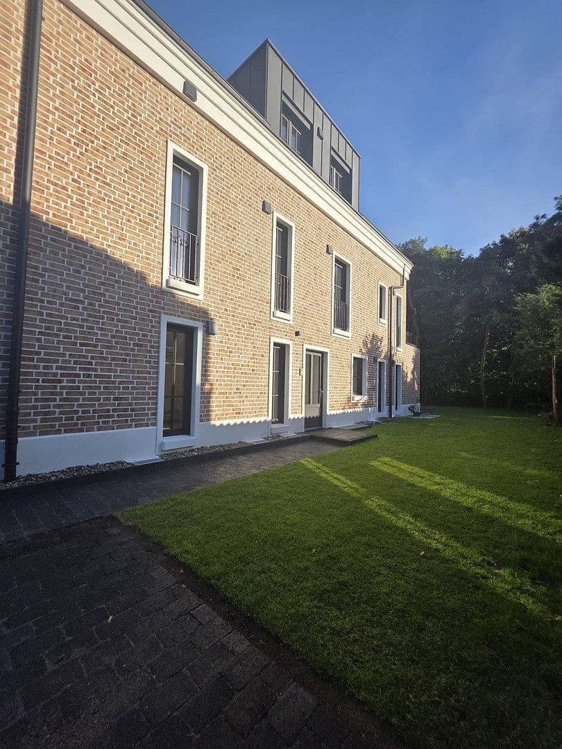 Prenájom bytu 4-izbový 122 m², Hamburg, Hamburg Prenájom bytu 4-izbový 122 m², Hamburg, Hamburg