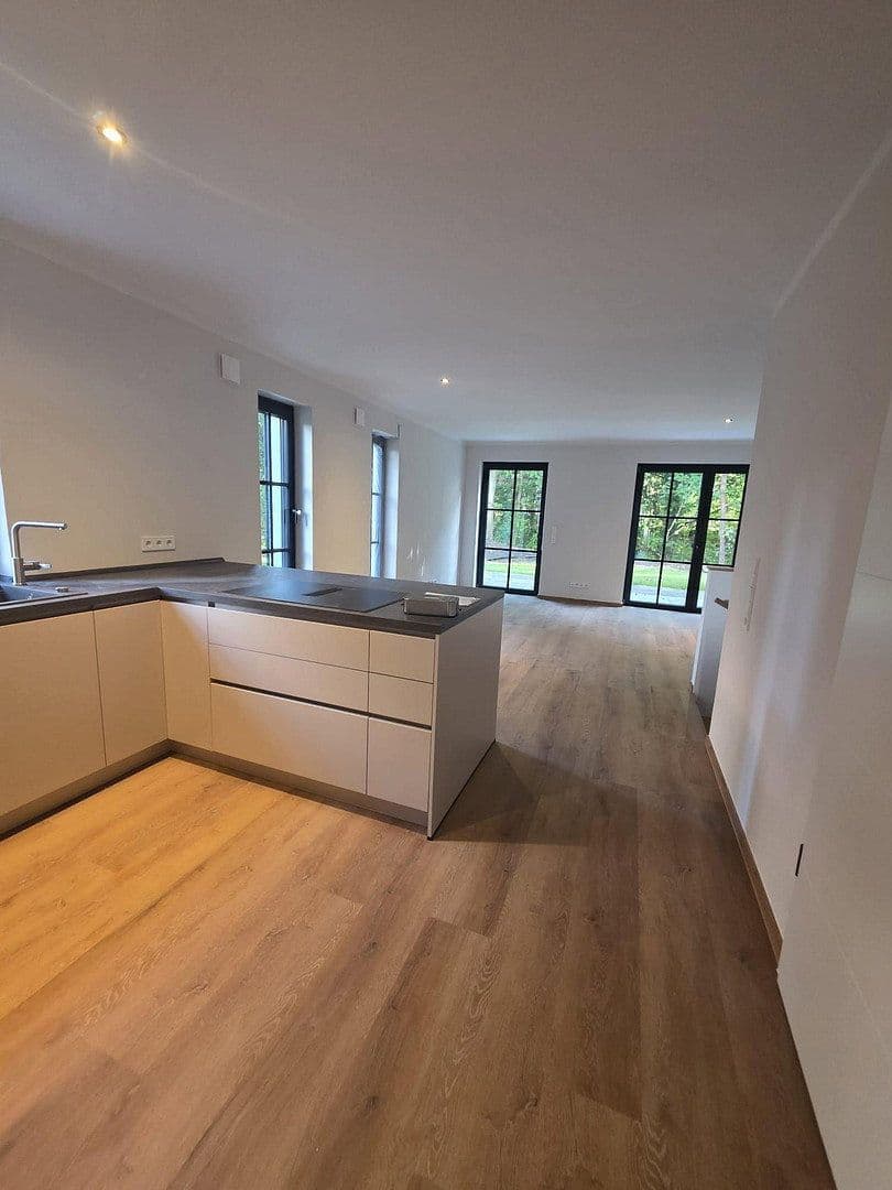 Prenájom bytu 4-izbový 122 m², Hamburg, Hamburg Prenájom bytu 4-izbový 122 m², Hamburg, Hamburg