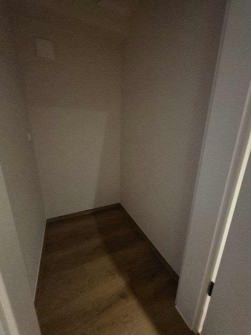 Prenájom bytu 4-izbový 122 m², Hamburg, Hamburg Prenájom bytu 4-izbový 122 m², Hamburg, Hamburg