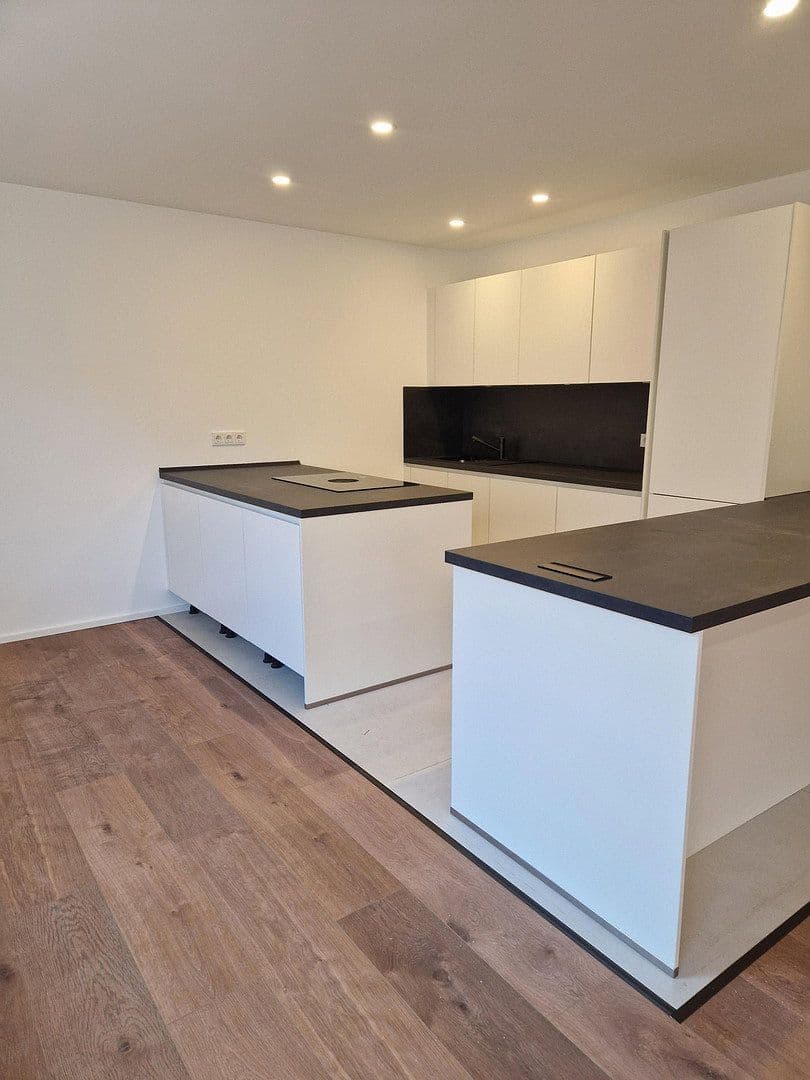 Prenájom bytu 3-izbový 84 m², Wallstraße 8, Trier, Porýnie-Falcko Prenájom bytu 3-izbový 84 m², Wallstraße 8, Trier, Porýnie-Falcko