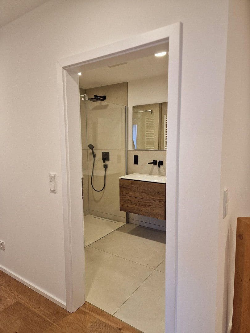 Prenájom bytu 3-izbový 84 m², Wallstraße 8, Trier, Porýnie-Falcko Prenájom bytu 3-izbový 84 m², Wallstraße 8, Trier, Porýnie-Falcko
