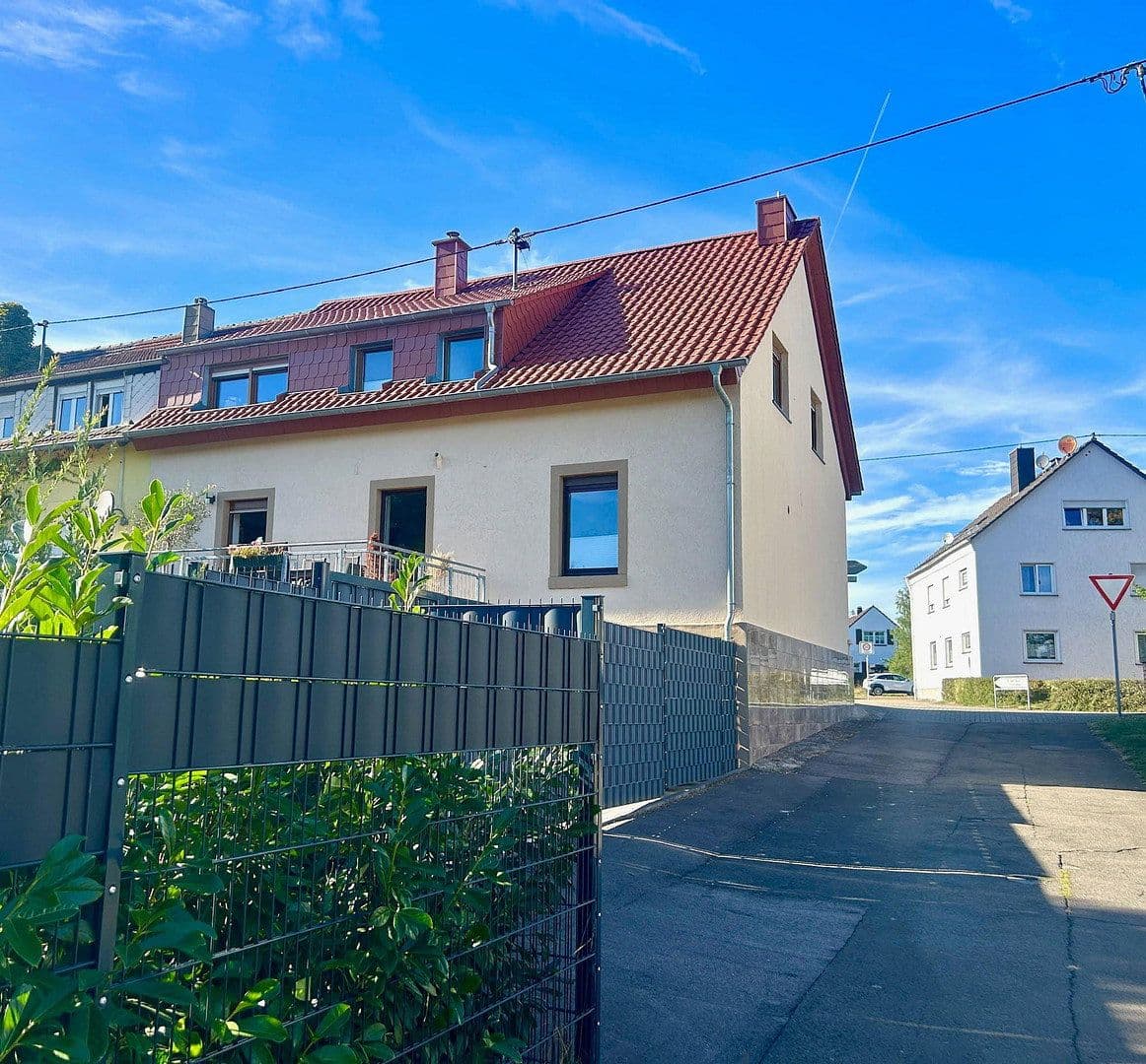 Predaj domu 175 m², pozemok 865 m², Neunkirchen, Sársko Predaj domu 175 m², pozemok 865 m², Neunkirchen, Sársko