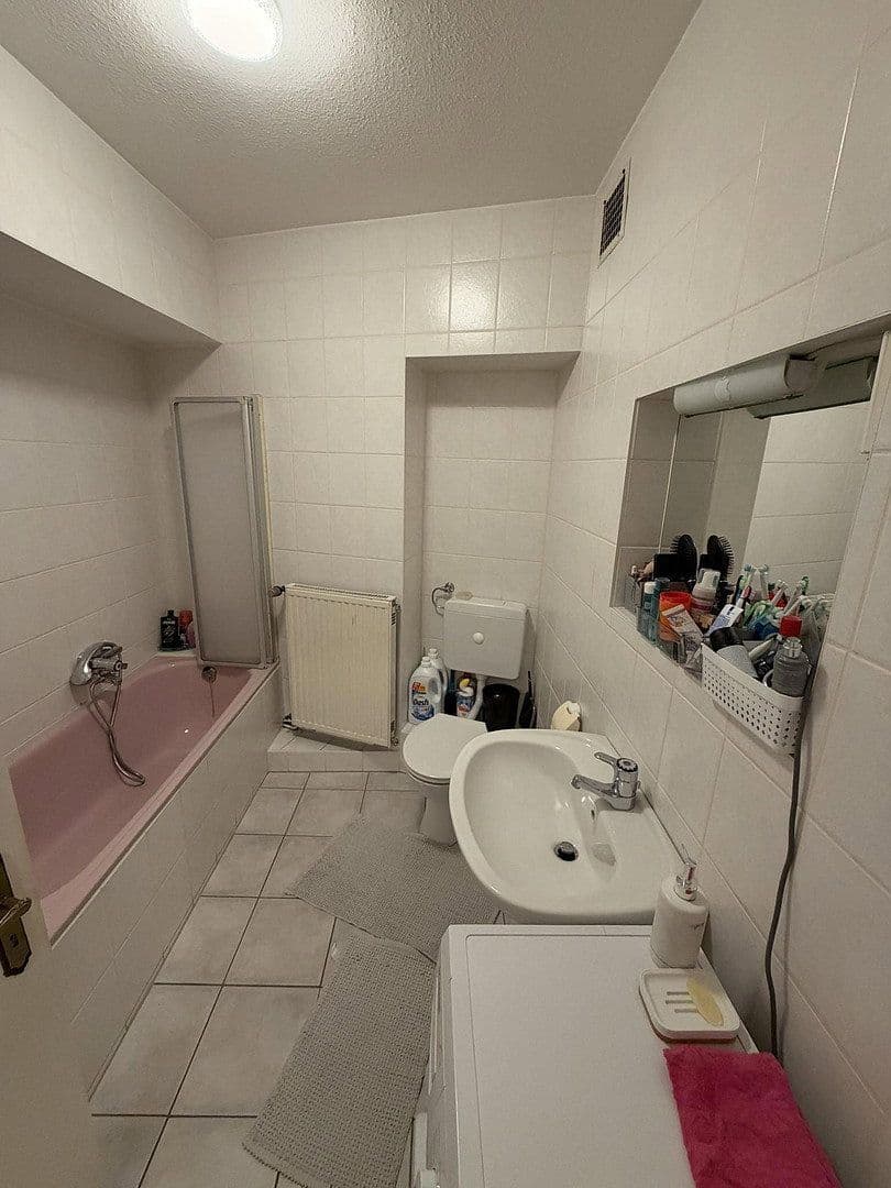 Prenájom bytu 2-izbový 55 m², Kirchplatz 12, Solingen, Severné Porýnie - Westfálsko Prenájom bytu 2-izbový 55 m², Kirchplatz 12, Solingen, Severné Porýnie - Westfálsko