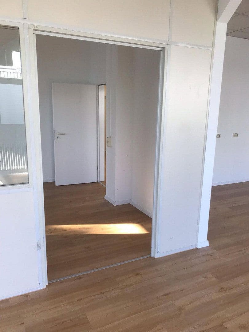 Prenájom kancelárie 168 m², Augsburg, Bavorsko Prenájom kancelárie 168 m², Augsburg, Bavorsko