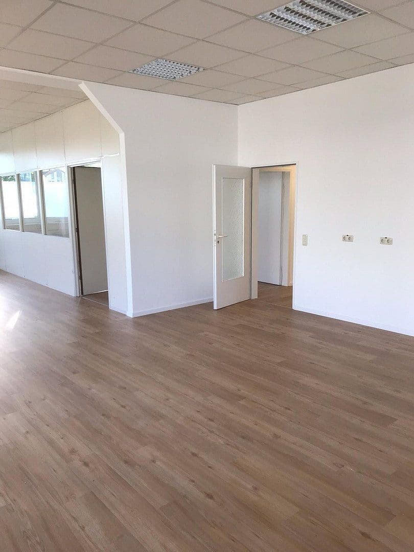 Prenájom kancelárie 168 m², Augsburg, Bavorsko Prenájom kancelárie 168 m², Augsburg, Bavorsko