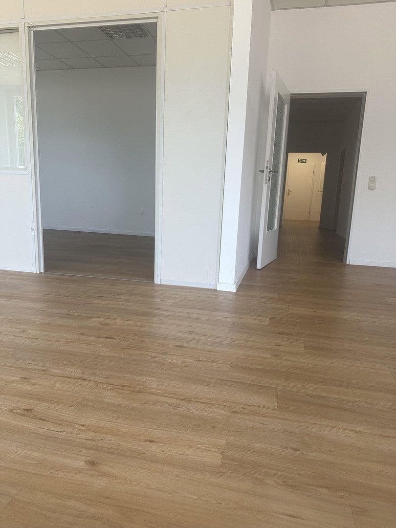 Prenájom kancelárie 168 m², Augsburg, Bavorsko Prenájom kancelárie 168 m², Augsburg, Bavorsko