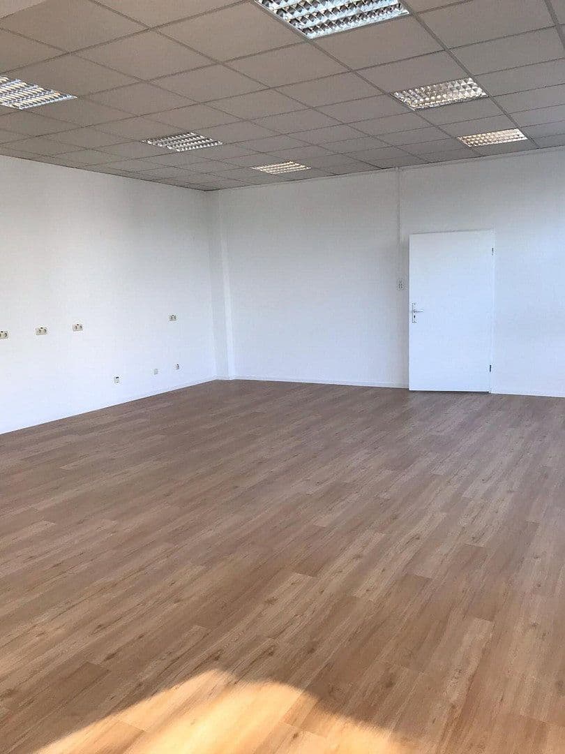Prenájom kancelárie 168 m², Augsburg, Bavorsko Prenájom kancelárie 168 m², Augsburg, Bavorsko