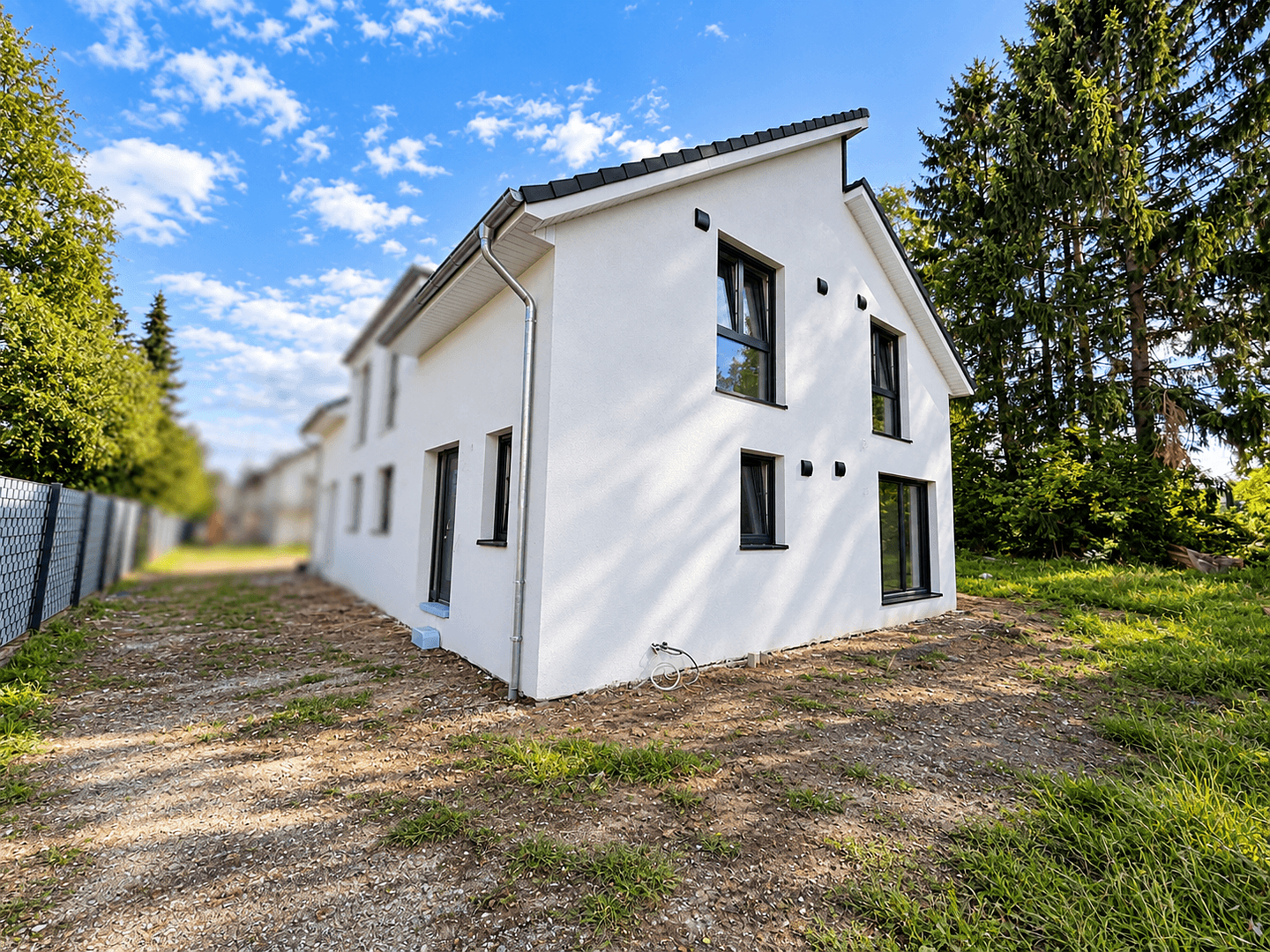 Predaj domu 120 m², pozemok 750 m², Delmenhorst, Dolné Sasko Predaj domu 120 m², pozemok 750 m², Delmenhorst, Dolné Sasko