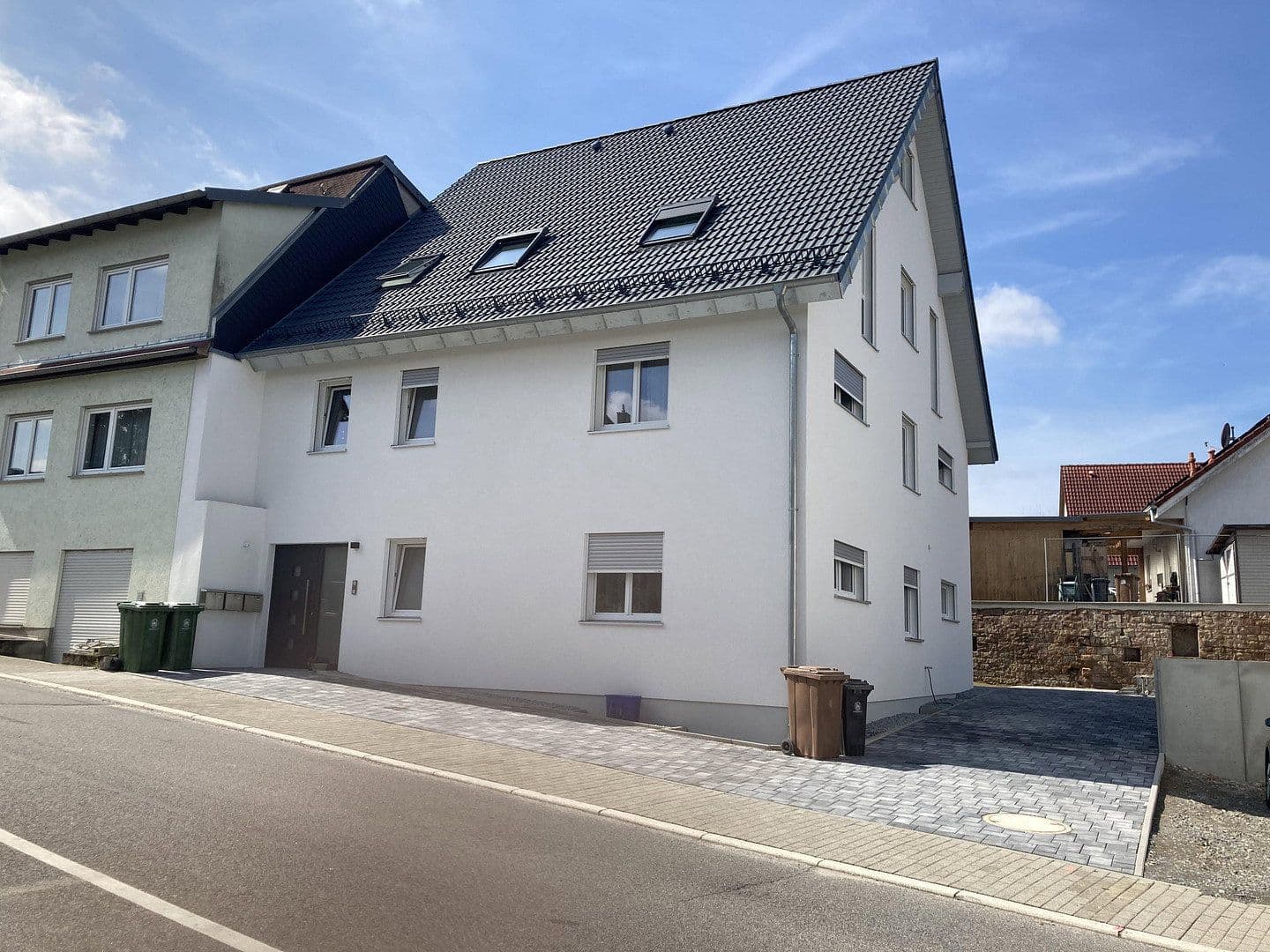 Prenájom bytu 3-izbový 85 m², Wiesenbach, Bádensko-Wurttembersko Prenájom bytu 3-izbový 85 m², Wiesenbach, Bádensko-Wurttembersko
