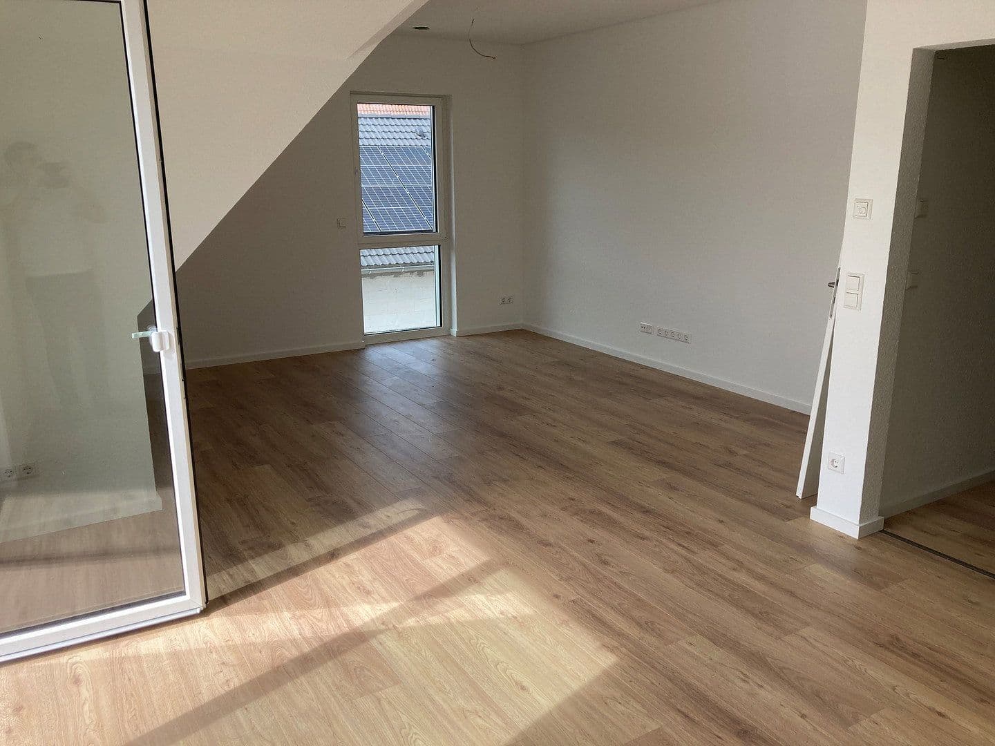 Prenájom bytu 3-izbový 85 m², Wiesenbach, Bádensko-Wurttembersko Prenájom bytu 3-izbový 85 m², Wiesenbach, Bádensko-Wurttembersko