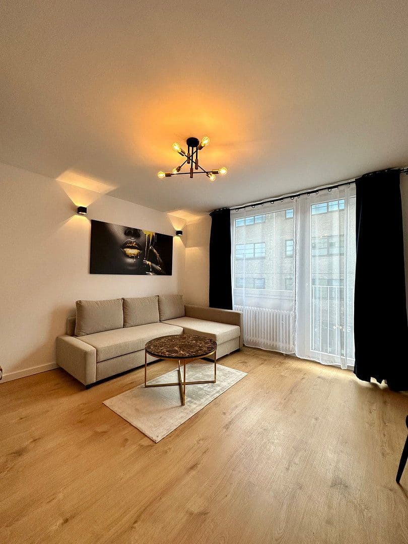 Prenájom bytu 1-izbový 28 m², Streitfeldstr., (Berg-am-Laim), München, Bavorsko Prenájom bytu 1-izbový 28 m², Streitfeldstr., (Berg-am-Laim), München, Bavorsko