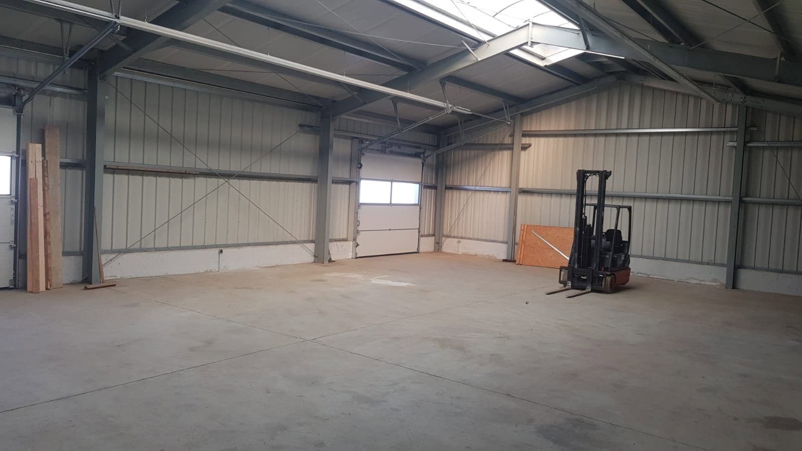Prenájom nebytového priestoru 3.000 m², Elsbethenring 20, Pfeffenhausen, Bavorsko Prenájom nebytového priestoru 3.000 m², Elsbethenring 20, Pfeffenhausen, Bavorsko