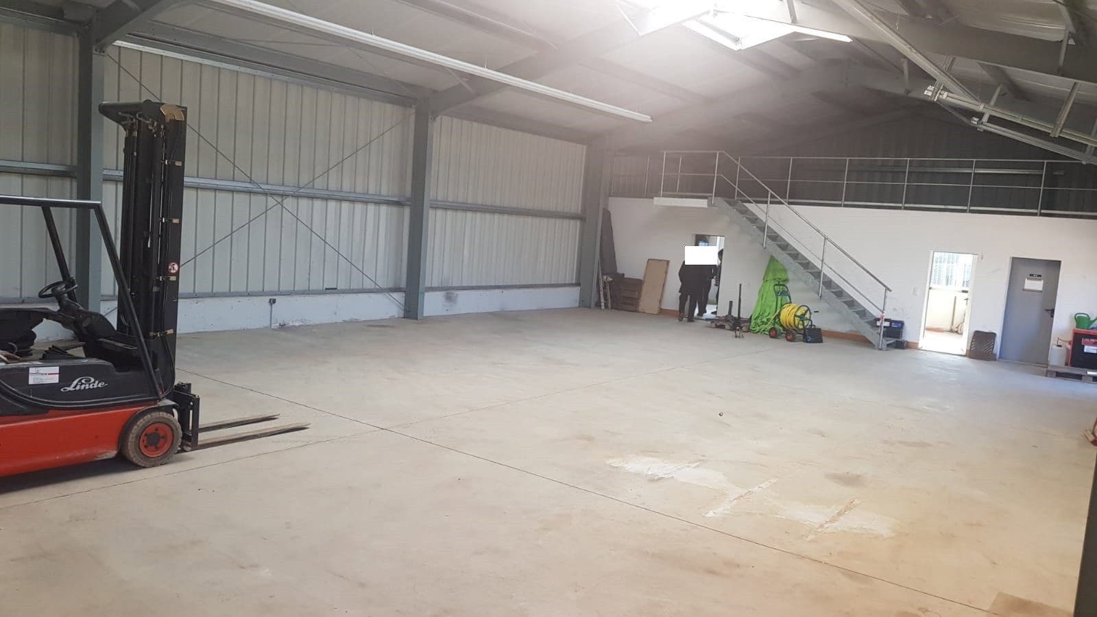 Prenájom nebytového priestoru 3.000 m², Elsbethenring 20, Pfeffenhausen, Bavorsko Prenájom nebytového priestoru 3.000 m², Elsbethenring 20, Pfeffenhausen, Bavorsko