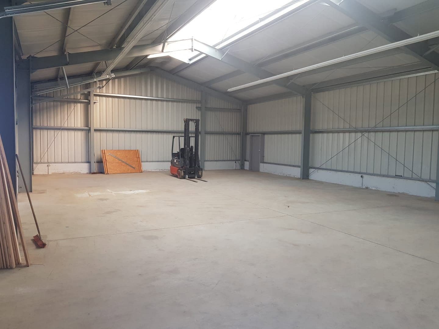 Prenájom nebytového priestoru 3.000 m², Elsbethenring 20, Pfeffenhausen, Bavorsko Prenájom nebytového priestoru 3.000 m², Elsbethenring 20, Pfeffenhausen, Bavorsko