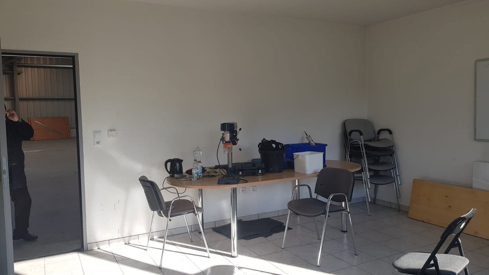 Prenájom nebytového priestoru 3.000 m², Elsbethenring 20, Pfeffenhausen, Bavorsko Prenájom nebytového priestoru 3.000 m², Elsbethenring 20, Pfeffenhausen, Bavorsko