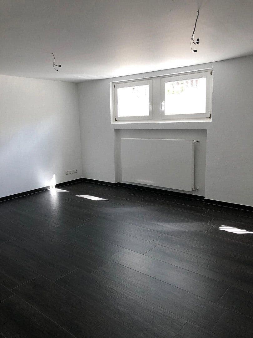 Prenájom domu 300 m², pozemok 1.899 m², Bürgstadt, Bavorsko Prenájom domu 300 m², pozemok 1.899 m², Bürgstadt, Bavorsko