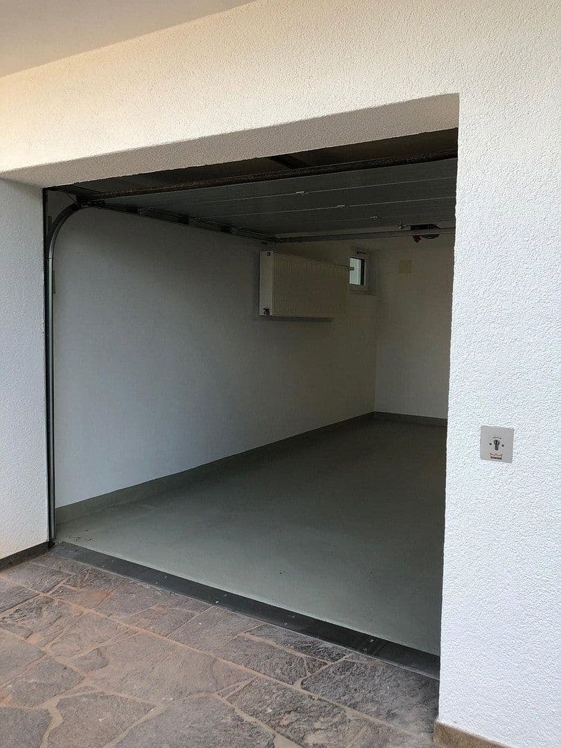 Prenájom domu 300 m², pozemok 1.899 m², Bürgstadt, Bavorsko Prenájom domu 300 m², pozemok 1.899 m², Bürgstadt, Bavorsko