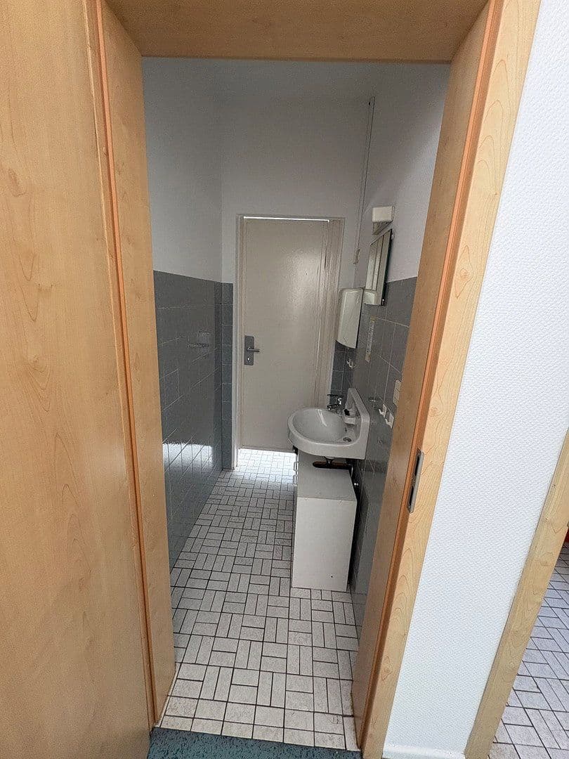 Prenájom kancelárie 103 m², Kaltenherberg, Burscheid, Severné Porýnie - Westfálsko Prenájom kancelárie 103 m², Kaltenherberg, Burscheid, Severné Porýnie - Westfálsko
