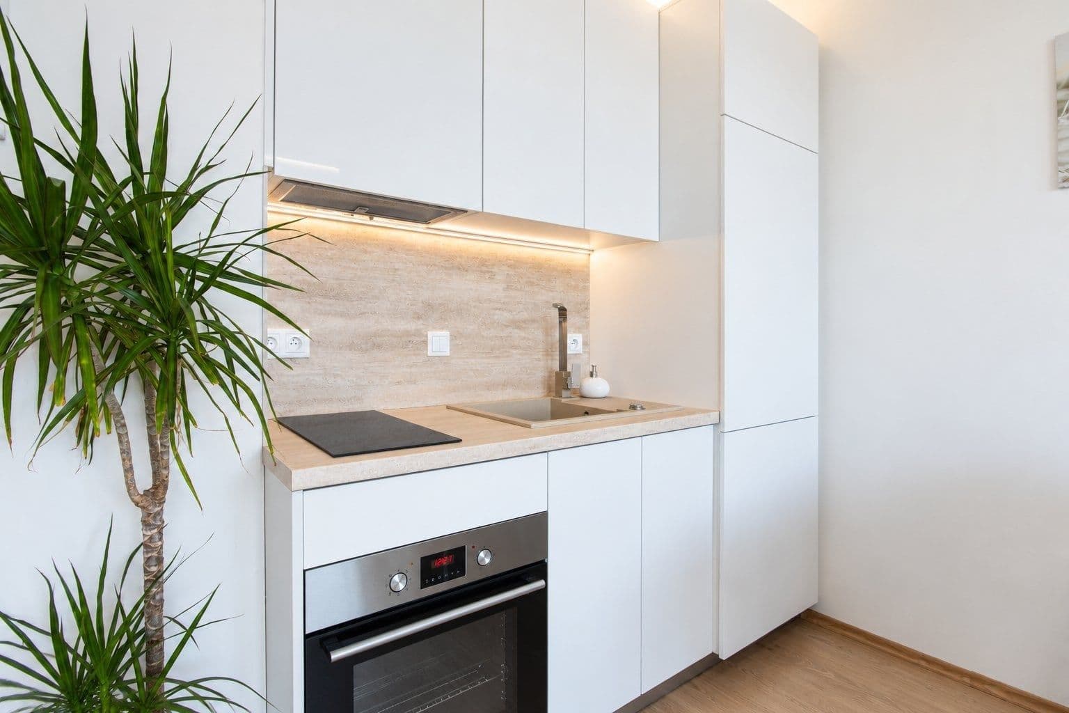 Prenájom bytu 2-izbový 62 m², Březenská, Praha, Praha Prenájom bytu 2-izbový 62 m², Březenská, Praha, Praha