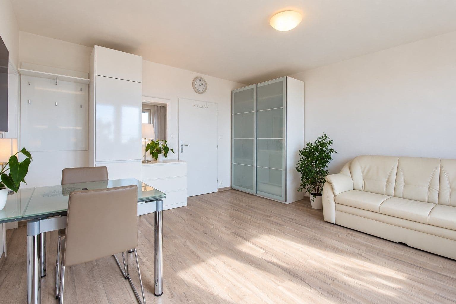 Prenájom bytu 2-izbový 69 m², Březenská, Praha, Praha Prenájom bytu 2-izbový 69 m², Březenská, Praha, Praha