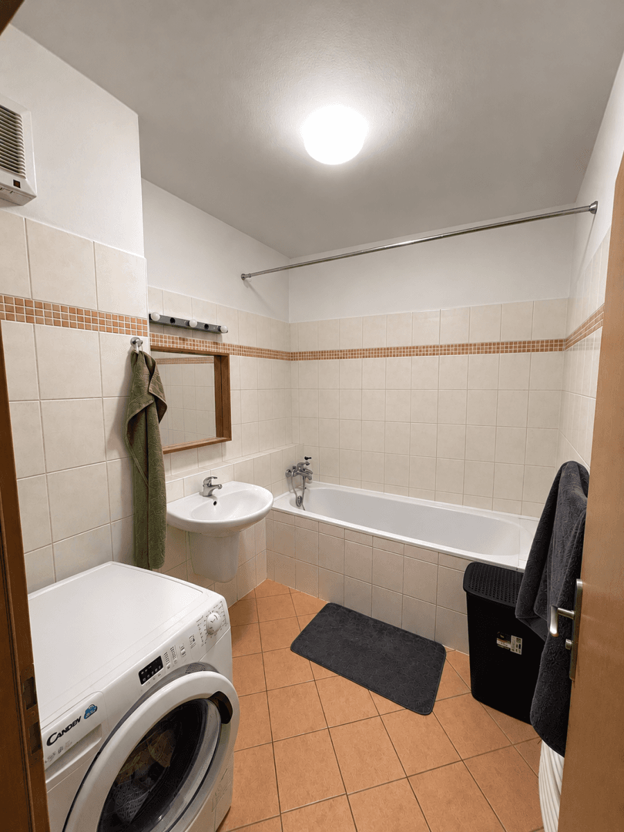 Prenájom bytu 2-izbový 48 m², Berlínská, Praha, Praha Prenájom bytu 2-izbový 48 m², Berlínská, Praha, Praha