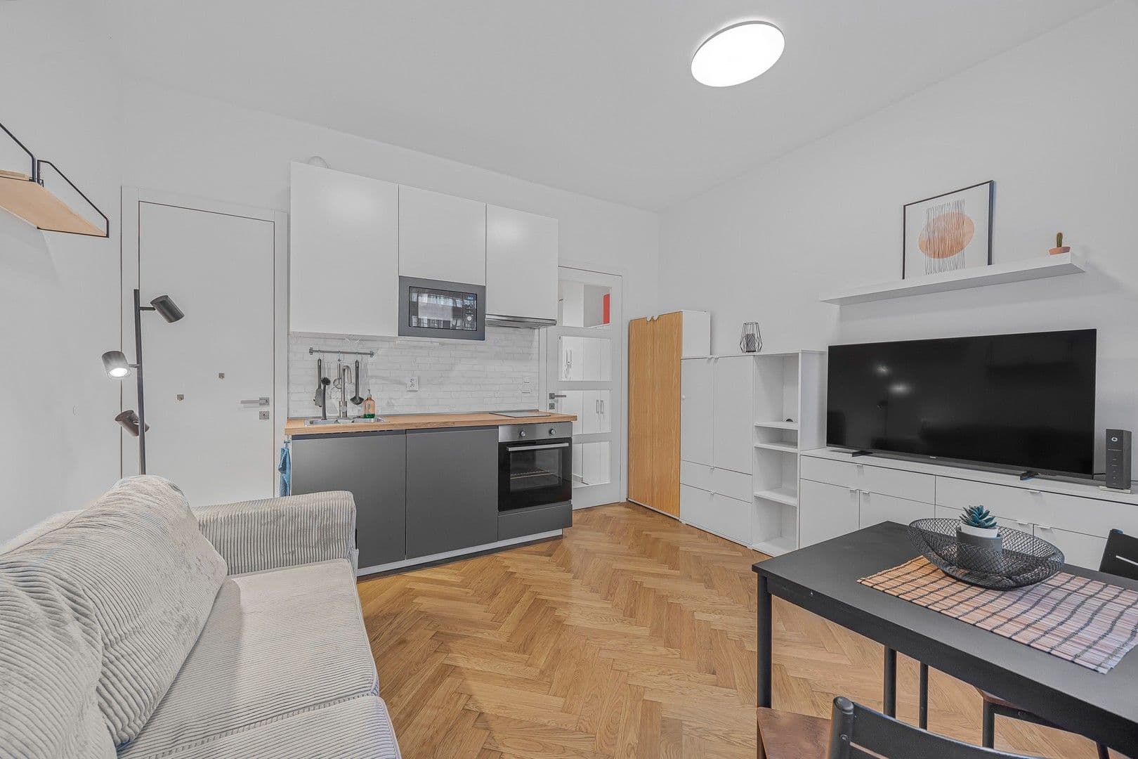 Prenájom bytu 1-izbový 23 m², Pplk. Sochora, Praha, Praha Prenájom bytu 1-izbový 23 m², Pplk. Sochora, Praha, Praha