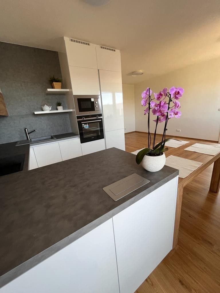 Prenájom bytu 3-izbový 67 m², Komenského, Fryšták, Zlínský kraj Prenájom bytu 3-izbový 67 m², Komenského, Fryšták, Zlínský kraj
