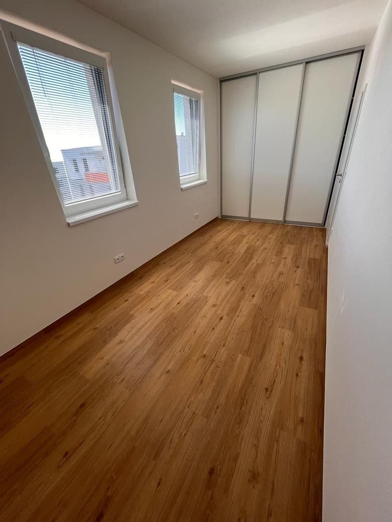 Prenájom bytu 3-izbový 67 m², Komenského, Fryšták, Zlínský kraj Prenájom bytu 3-izbový 67 m², Komenského, Fryšták, Zlínský kraj