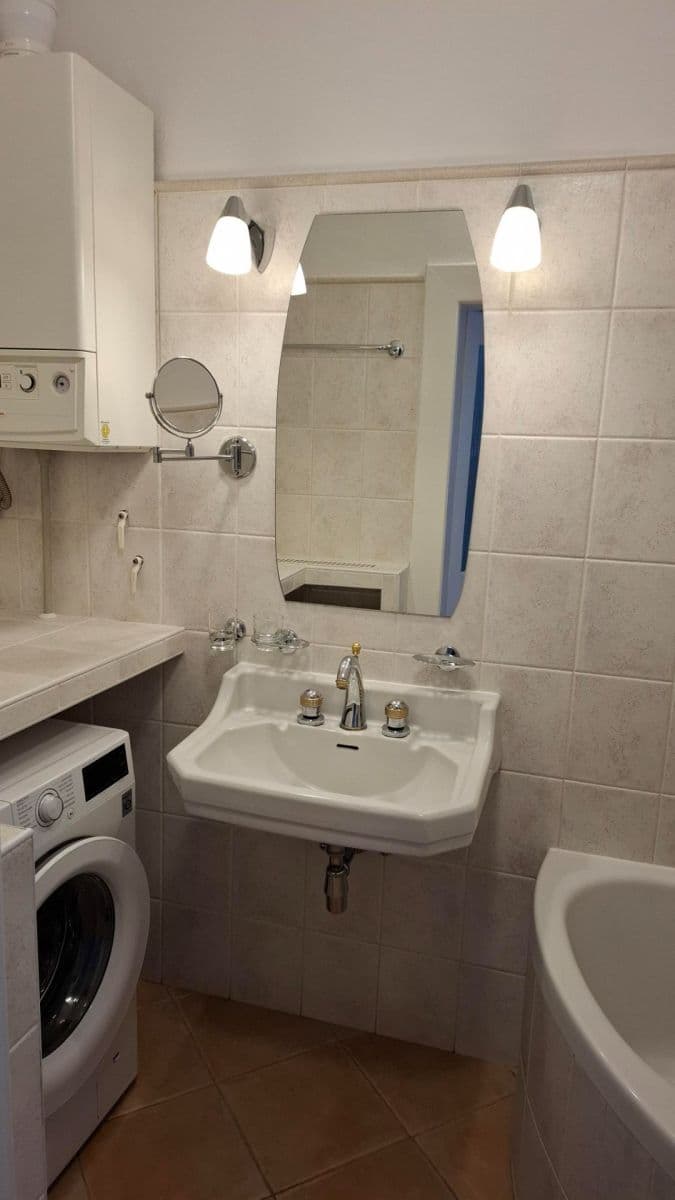 Prenájom bytu 2-izbový 54 m², Žerotínova, Praha, Praha Prenájom bytu 2-izbový 54 m², Žerotínova, Praha, Praha