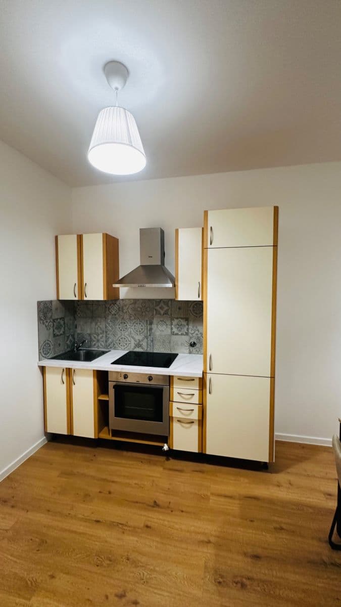Prenájom bytu 2-izbový 36 m², Elišky Přemyslovny, Praha, Praha Prenájom bytu 2-izbový 36 m², Elišky Přemyslovny, Praha, Praha