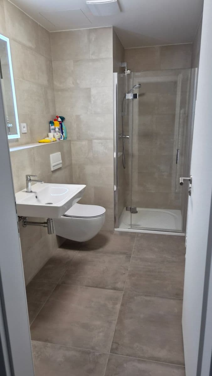 Prenájom bytu 2-izbový 47 m², Arnošta Valenty, Praha, Praha Prenájom bytu 2-izbový 47 m², Arnošta Valenty, Praha, Praha