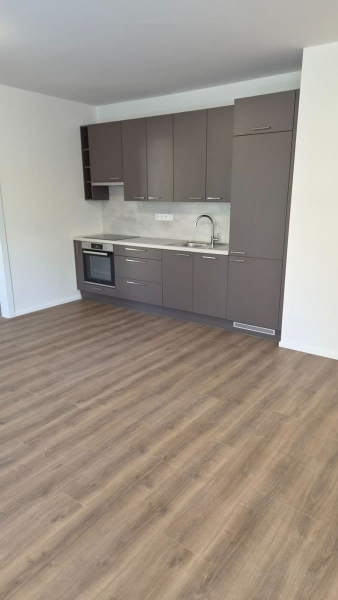 Prenájom bytu 2-izbový 47 m², Arnošta Valenty, Praha, Praha Prenájom bytu 2-izbový 47 m², Arnošta Valenty, Praha, Praha