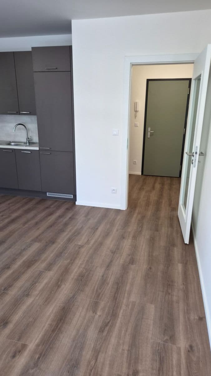 Prenájom bytu 2-izbový 47 m², Arnošta Valenty, Praha, Praha Prenájom bytu 2-izbový 47 m², Arnošta Valenty, Praha, Praha