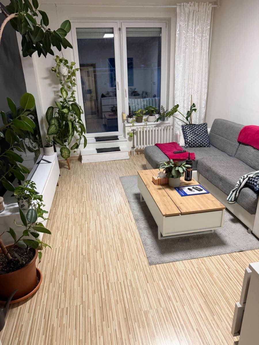 Prenájom bytu 3-izbový 109 m², Jeremenkova, Praha, Praha Prenájom bytu 3-izbový 109 m², Jeremenkova, Praha, Praha