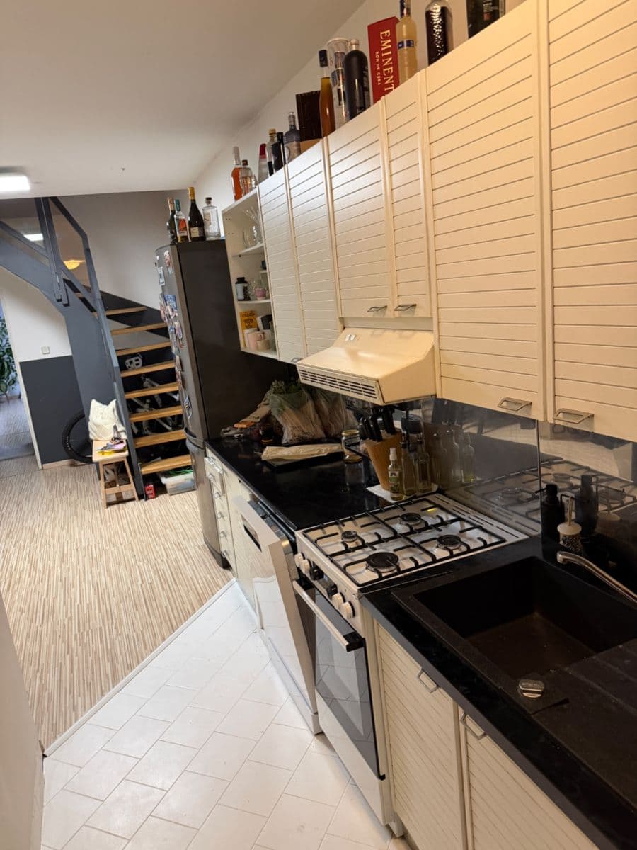 Prenájom bytu 3-izbový 109 m², Jeremenkova, Praha, Praha Prenájom bytu 3-izbový 109 m², Jeremenkova, Praha, Praha